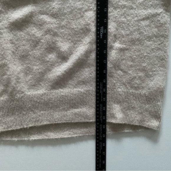 H&M Sweater Sz S Tan Wool Blend Crewneck Oversized Cozy Capsule Minimalist Boho - Picture 4 of 8